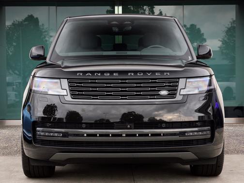 Santorini Black Metallic 2025 Land Rover Range Rover SE