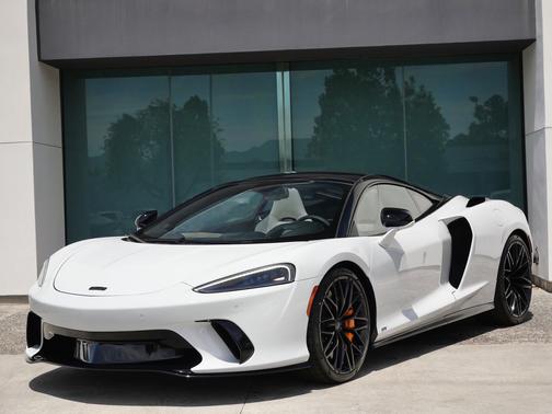 Smoked White 2027 McLaren GTS