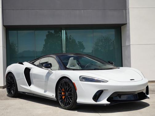 Smoked White 2027 McLaren GTS