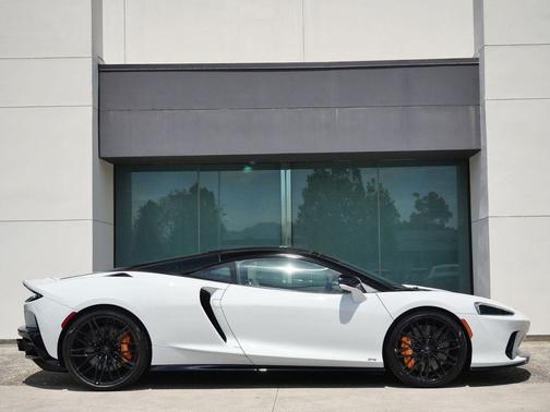 Smoked White 2027 McLaren GTS TechLux