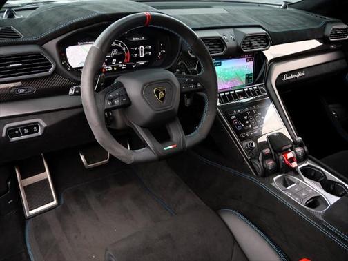2024 Lamborghini Urus Performante
