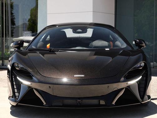 Onyx Black 2026 McLaren Artura