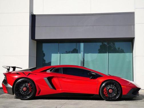 2016 Lamborghini Aventador LP750-4 Superveloce