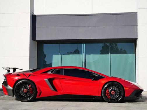 2016 Lamborghini Aventador LP750-4 Superveloce