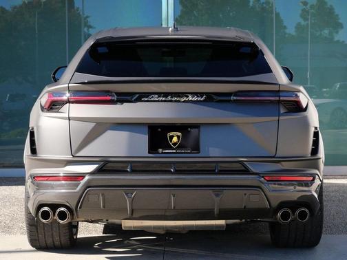 2024 Lamborghini Urus Performante