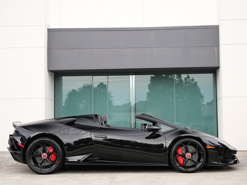 Black 2024 Lamborghini Huracan EVO Base
