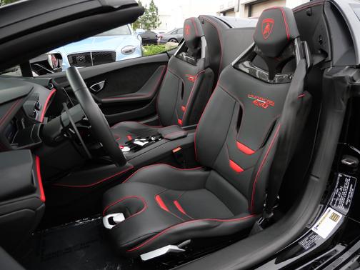 Black 2024 Lamborghini Huracan EVO Base