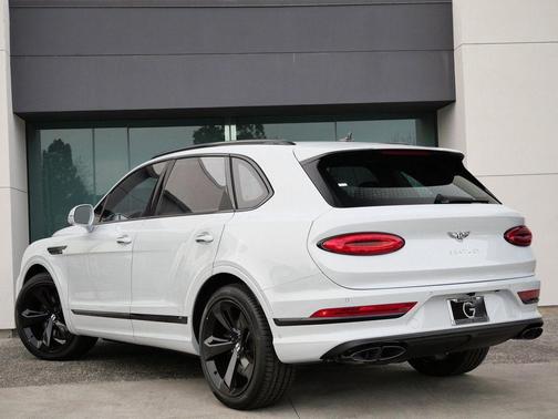 Ice 2025 Bentley Bentayga V8
