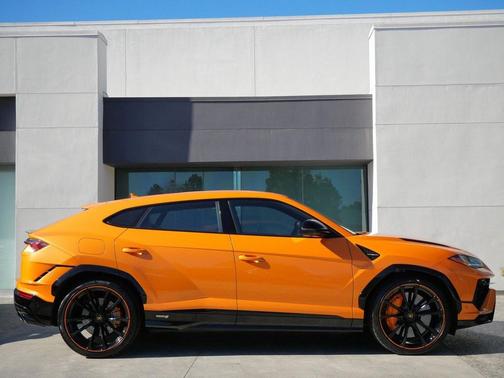 2024 Lamborghini Urus S