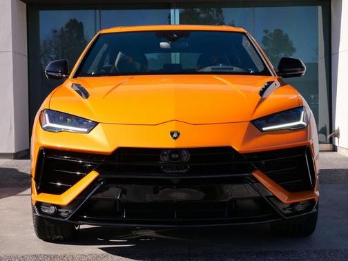 2024 Lamborghini Urus S