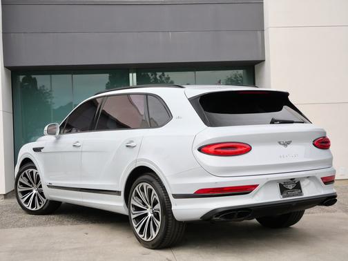 Ice 2023 Bentley Bentayga EWB Azure First Edition