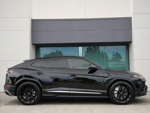 2020 Lamborghini Urus