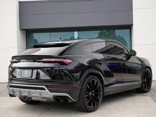 2020 Lamborghini Urus