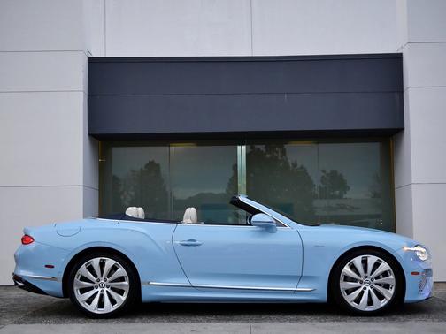 Jetstream II 2026 Bentley Continental GT Azure