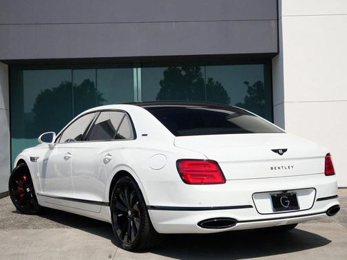 2025 Bentley Flying Spur V8