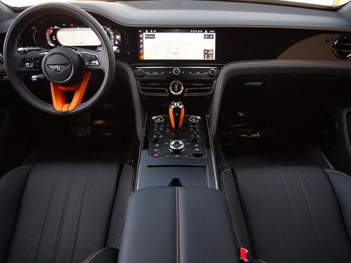 2025 Bentley Flying Spur V8