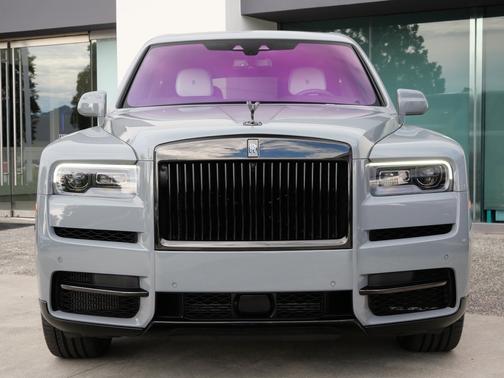 Burnout Grey 2024 Rolls-Royce Cullinan Black Badge