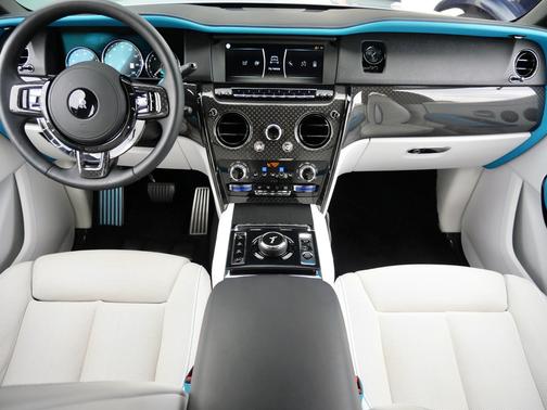 Burnout Grey 2024 Rolls-Royce Cullinan Black Badge