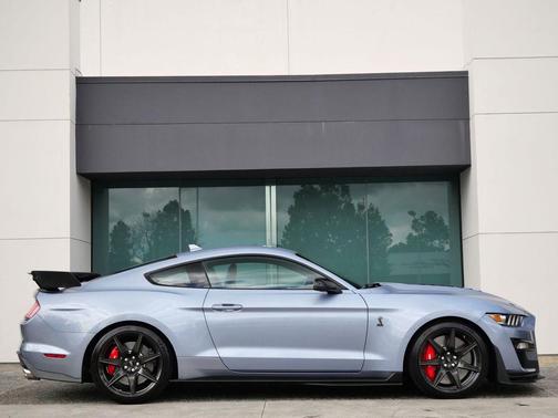 2022 Ford Shelby GT500 Base