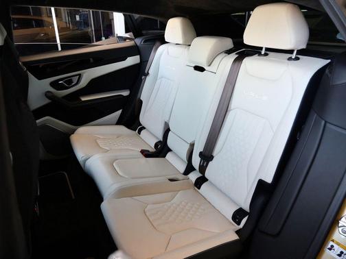 Oro Elios 2023 Lamborghini Urus S