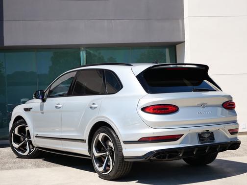 Moonbeam 2022 Bentley Bentayga S
