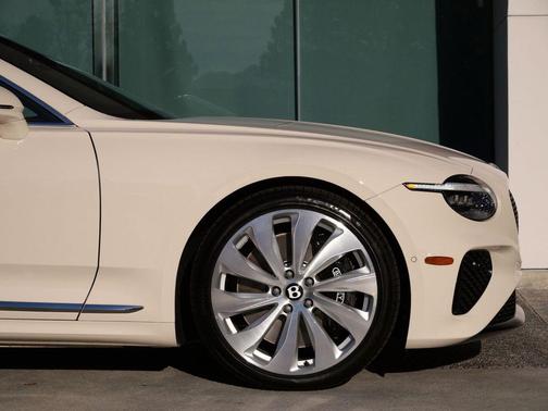 Magnolia 2026 Bentley Continental GT Base