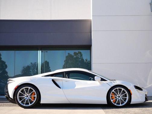 2026 McLaren Artura Performance