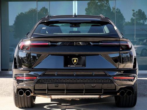 2024 Lamborghini Urus S