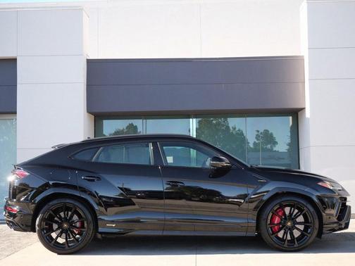 2024 Lamborghini Urus S