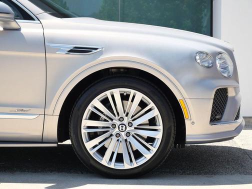 Extreme Silver Satin by Mulliner 2022 Bentley Bentayga Speed