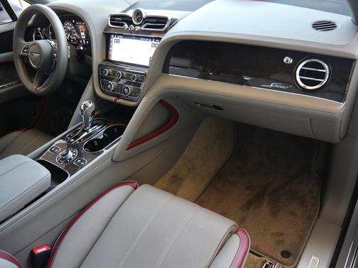 Extreme Silver Satin by Mulliner 2022 Bentley Bentayga Speed