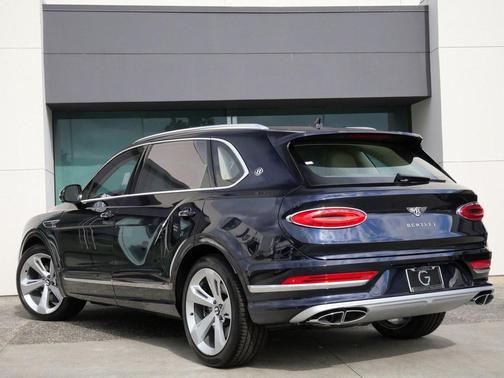 2025 Bentley Bentayga 