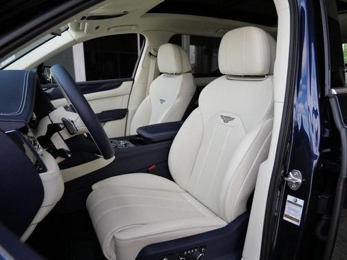 2025 Bentley Bentayga 