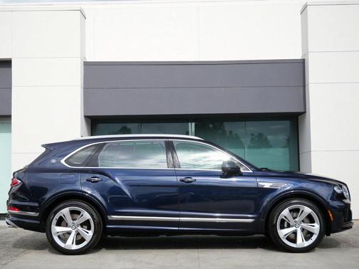 2025 Bentley Bentayga 