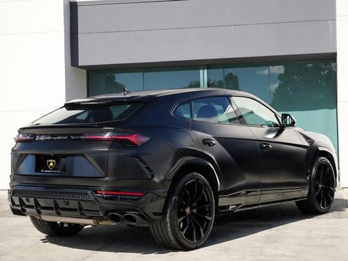 2022 Lamborghini Urus