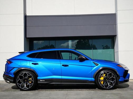 2024 Lamborghini Urus Performante