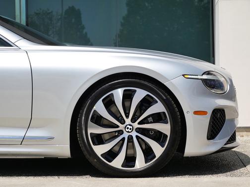 Moonbeam 2026 Bentley Continental GT Base