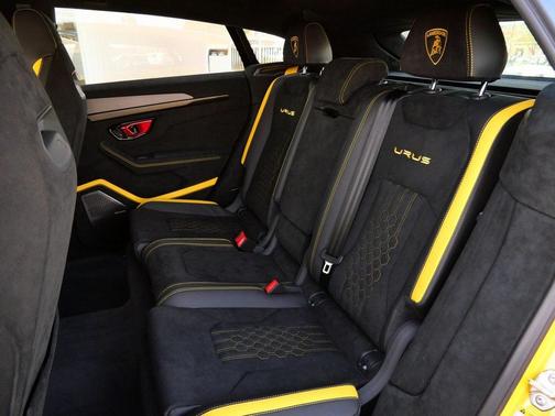 2024 Lamborghini Urus Performante