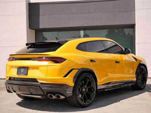2024 Lamborghini Urus Performante