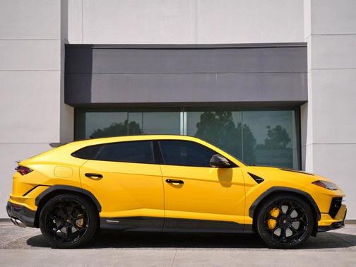 2024 Lamborghini Urus Performante