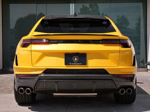 2024 Lamborghini Urus Performante