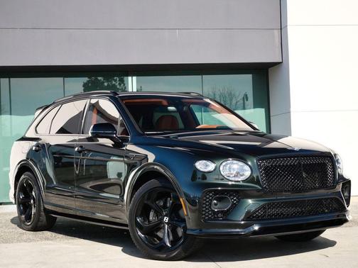 Midnight Emerald 2022 Bentley Bentayga S
