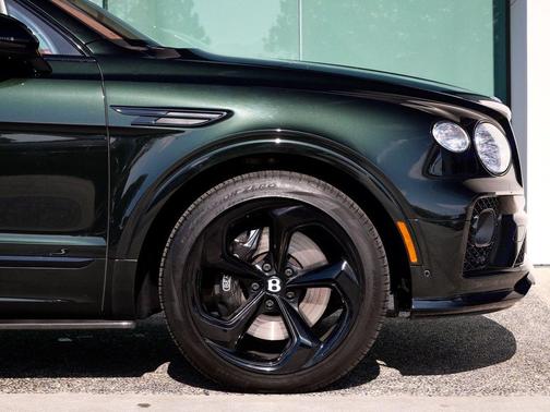 Midnight Emerald 2022 Bentley Bentayga S