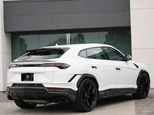 Bianco Monocerus 2024 Lamborghini Urus Performante