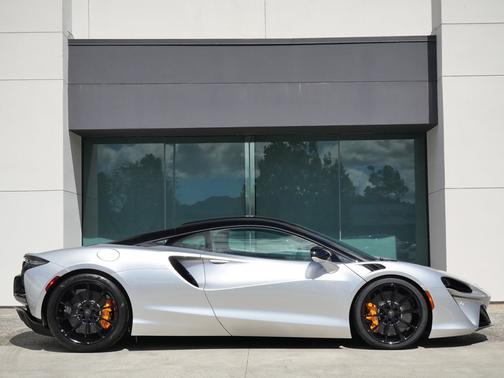 Supernova Silver 2026 McLaren Artura Base