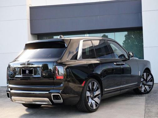 Black Diamond 2026 Rolls-Royce Cullinan