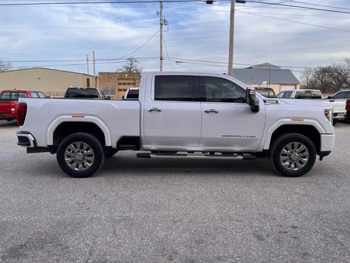 2023 GMC Sierra 2500 Denali