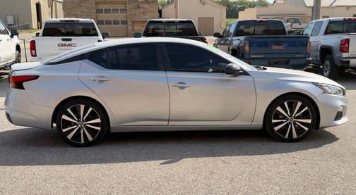 2020 Nissan Altima SR FWD