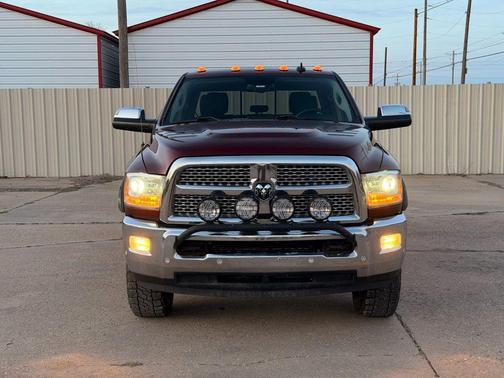 2017 RAM 2500 Laramie Crew Cab 4x4 6'4' Box
