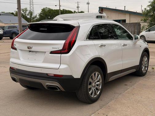 Crystal White Tricoat 2019 Cadillac XT4 Sport